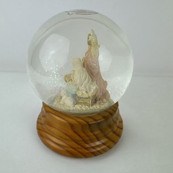 Nativity Snow Globe San Francisco Music Box Co We wish you a Merry Christmas - Picture 3 of 13